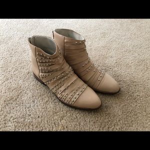 White Mountain Summit Studded leather boots 7